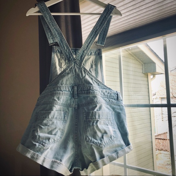 H&M x Coachella overall shorts - Picture 3 of 6